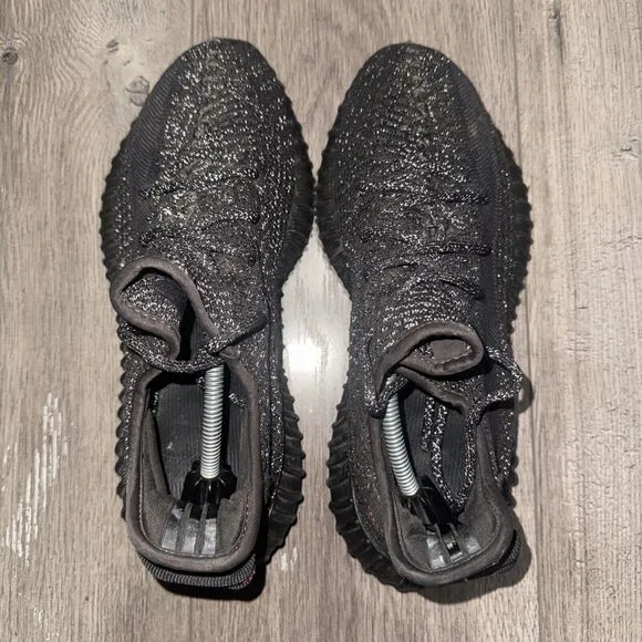 Adidas Yeezy Boost 350 v2 static black (non reflective)  size 7.5 men