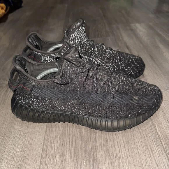 Adidas Yeezy Boost 350 v2 static black (non reflective)  size 7.5 men