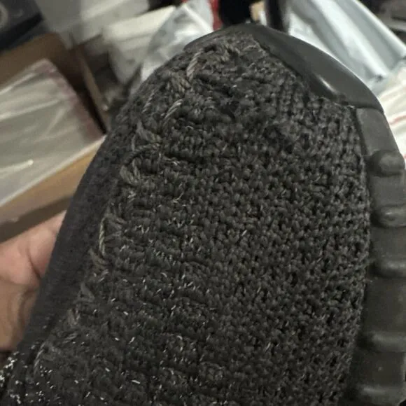Adidas Yeezy Boost 350 v2 static black (non reflective)  size 7.5 men