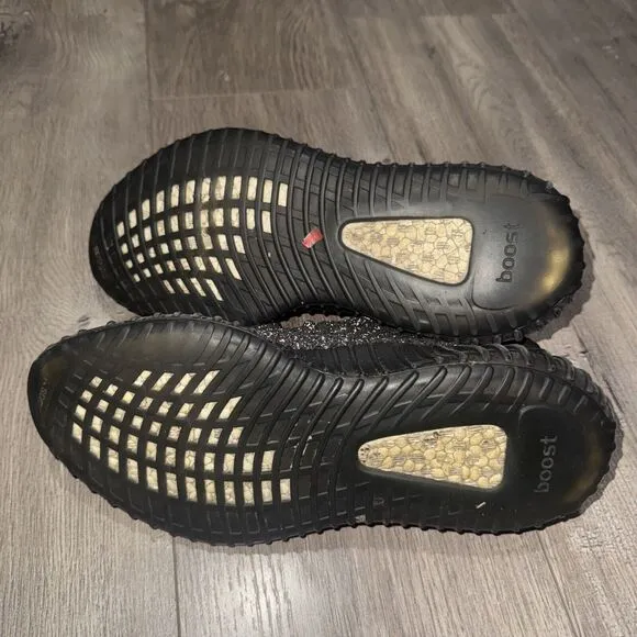 Adidas Yeezy Boost 350 v2 static black (non reflective)  size 7.5 men