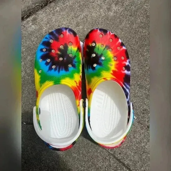 ADULT CLASSIC CROC CLOG IN TIEDYE NEW WITH TAG