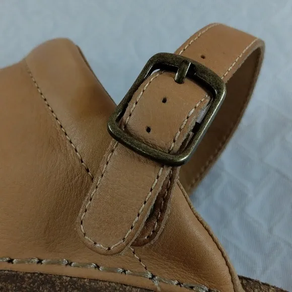 Aetrex Beckie tan clogs woman's Size 41/10 NWT