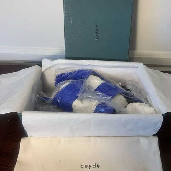 Aeyde Serena double band heeled suede sandal size EU 42 or US 12, new in box
