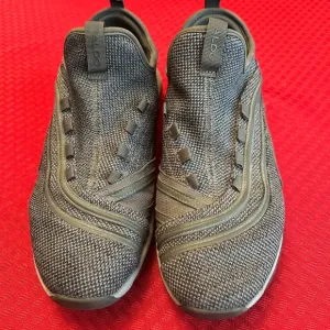 Aldo Men’s Size 11 Sneakers Slip-Ons Gray-Blue Fabric Top Lightweight EUC