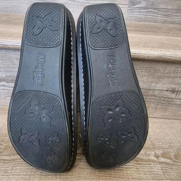 Alegria Alli Rose Embossed Comfort Clogs, black with silver roses size 41