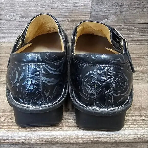 Alegria Alli Rose Embossed Comfort Clogs, black with silver roses size 41