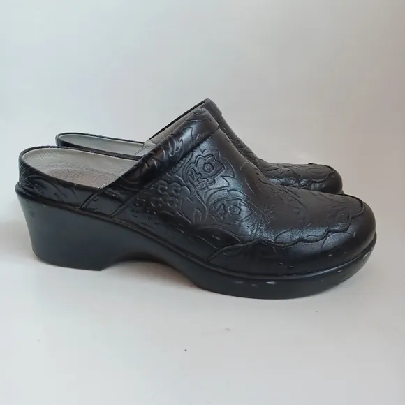 Alegria Clogs Mules Black Tooled Leather Slip On Comfort Western Womens 8 or 39