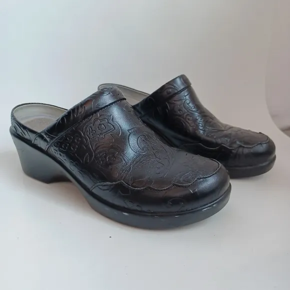 Alegria Clogs Mules Black Tooled Leather Slip On Comfort Western Womens 8 or 39