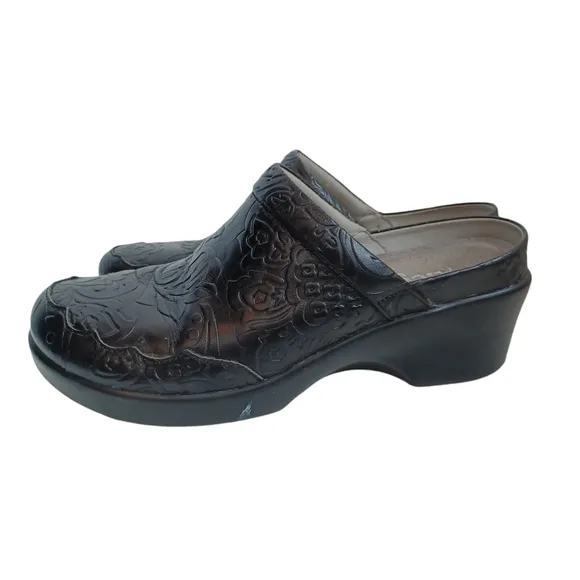 Alegria Clogs Mules Black Tooled Leather Slip On Comfort Western Womens 8 or 39