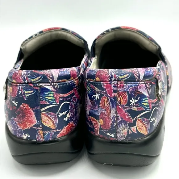 Alegria fairyland mushroom print clogs women’s size 7.5, comfortable nurse shoe