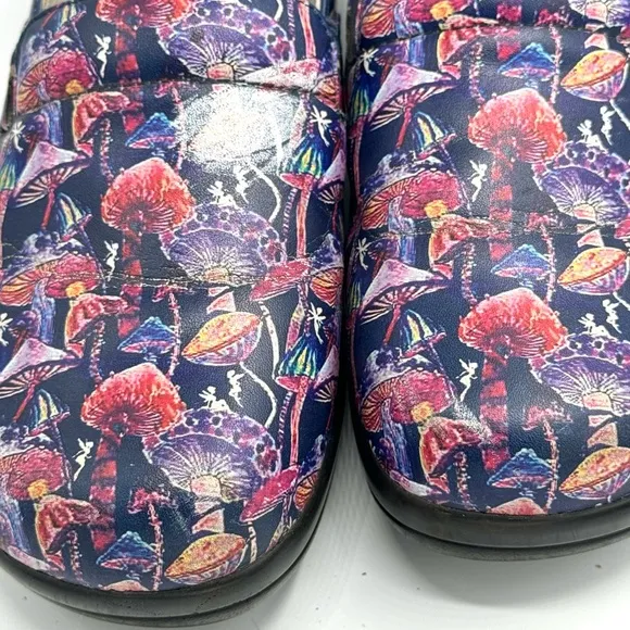 Alegria fairyland mushroom print clogs women’s size 7.5, comfortable nurse shoe