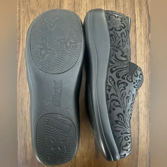 Alegria Keli Black Embossed Paisley Professional Shoe Size EU 40 / US 9.5 / 10