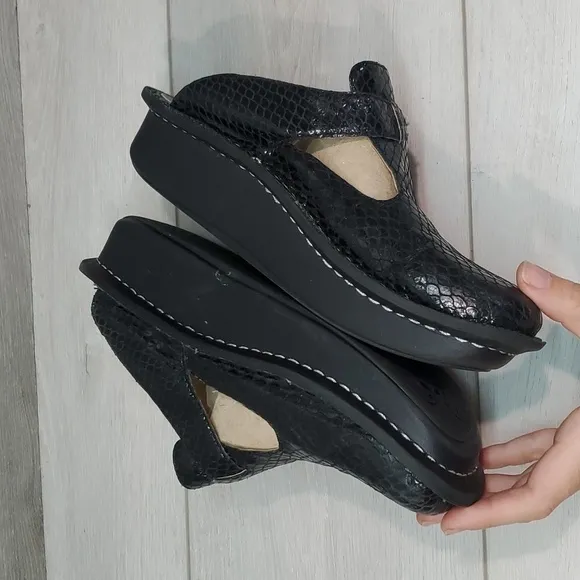 Alegria Women Comfort ALG-701 Leather Snake Clogs Mule shoes sz 37/7-7.5