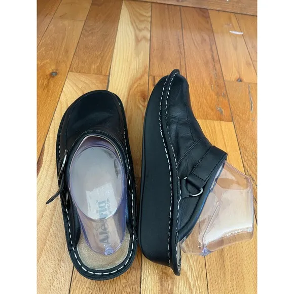 ALEGRIA women's size 9 US (39) black leather slip on comfort clogs