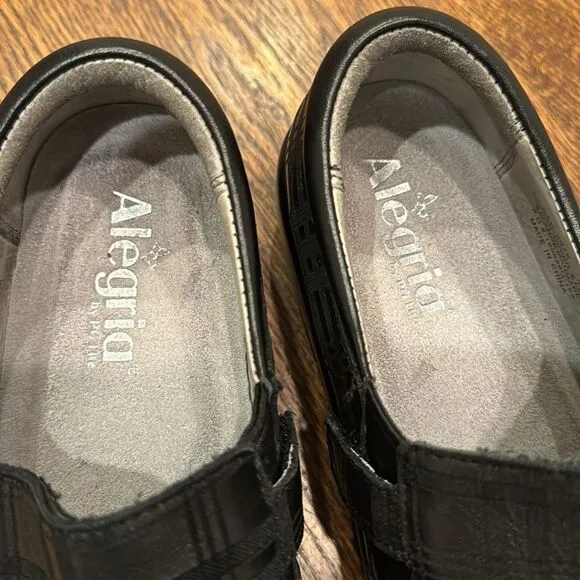 Alegria Keli Plaid To Meet You Black Clogs. Size 37 (7-7.5).