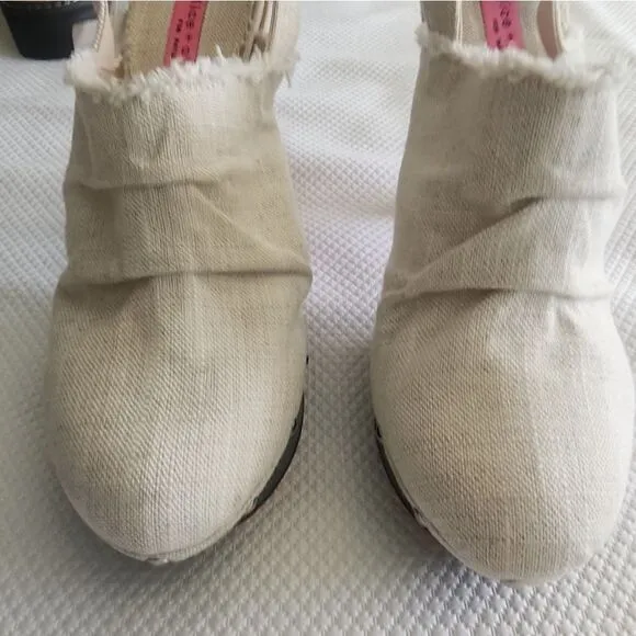 Alice   Olivia Cream and Black Mules with Platform