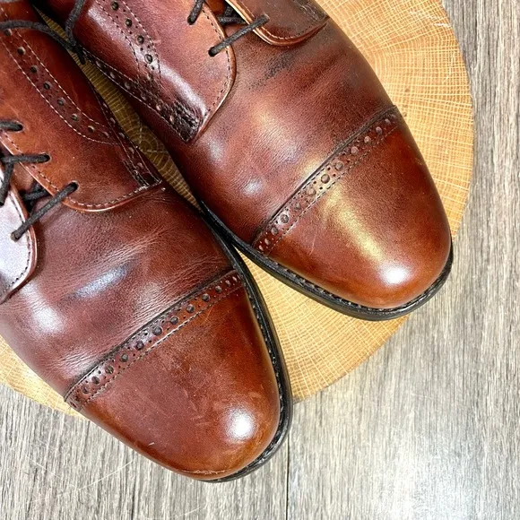 *Allen Edmonds Cap Toe Oxfords 36355 Vibram Soles in Cognac Size 11.5 B (Narrow)