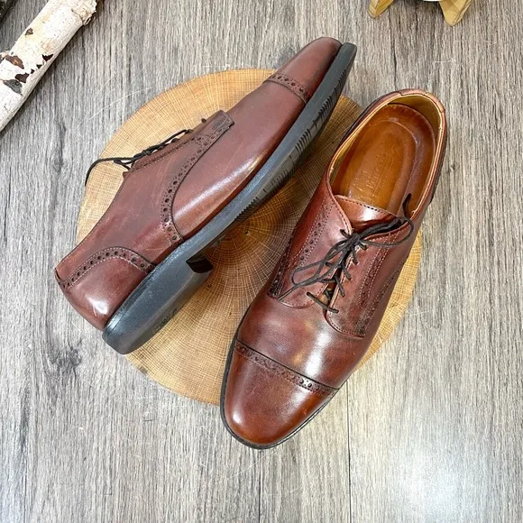 *Allen Edmonds Cap Toe Oxfords 36355 Vibram Soles in Cognac Size 11.5 B (Narrow)