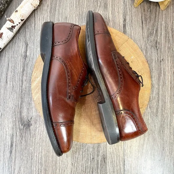 *Allen Edmonds Cap Toe Oxfords 36355 Vibram Soles in Cognac Size 11.5 B (Narrow)