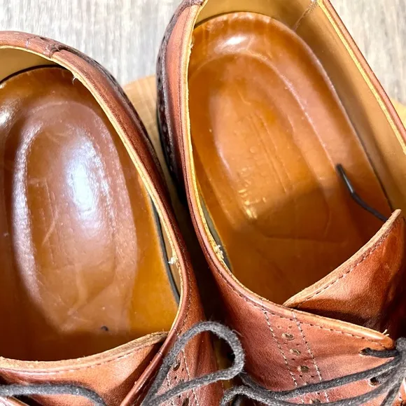 *Allen Edmonds Cap Toe Oxfords 36355 Vibram Soles in Cognac Size 11.5 B (Narrow)