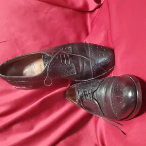 Allen edmonds Sanford black leather perforated cap toe oxfords