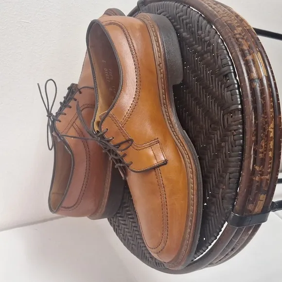 Allen Edmonds Split Toe Oxfords Men Size 9 1/2 D