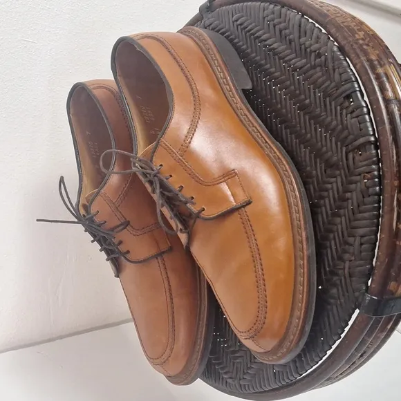 Allen Edmonds Split Toe Oxfords Men Size 9 1/2 D