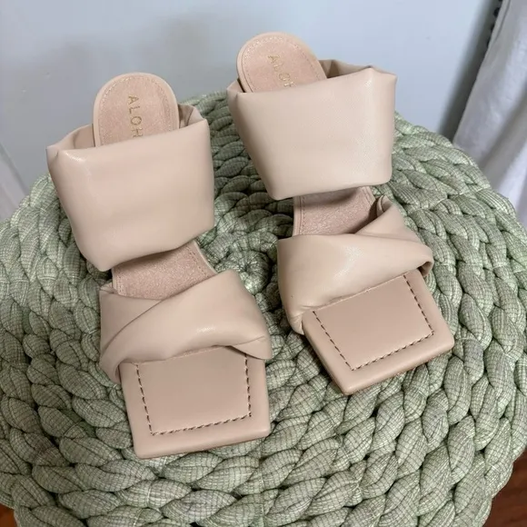 Alohas Twist Strap Mules In Ivory Vegan Leather Square Toe Heel Sandal NWOB