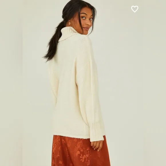 Altar’d State Billie Boucle Turtleneck Sweater Tofu Small NWT