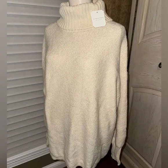 Altar’d State Billie Boucle Turtleneck Sweater Tofu Small NWT