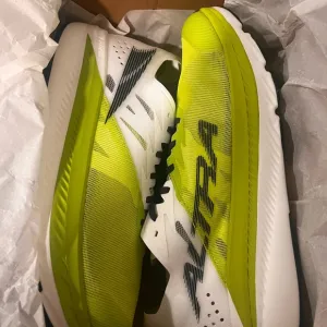 Altra Monte Blanc Carbon Men’s 10.5. Brand new