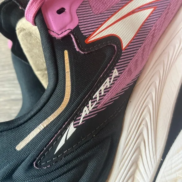 Altra Torin 6 Road Running Shoes Pink Black Womens 9.5 UK 7.5 EU 41