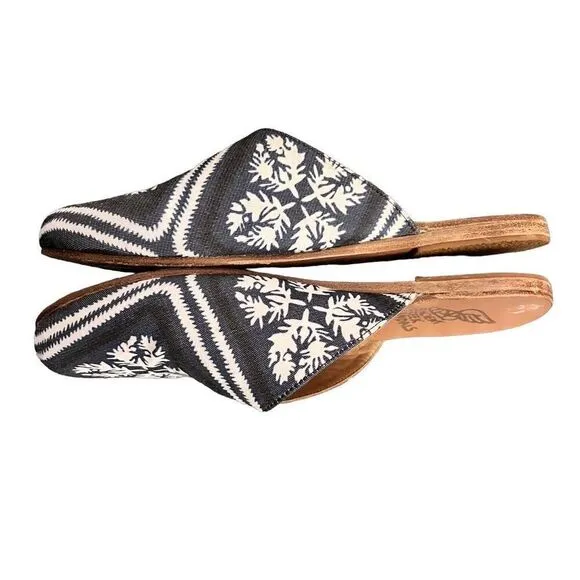 Ancient Greek Sandals Bandana Print Flat Mules Size 6.5