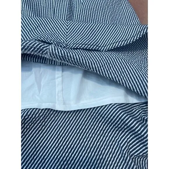 Ann Taylor fit flare seersucker skirt size 0 petite