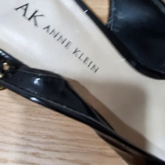 Anne Klein  black patent leather open  toe slingback with bow