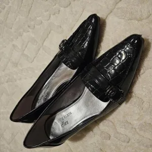 Anne Klein iflex Black Crocodile Embossed Patent Leather Pointed Kitten Heels 7