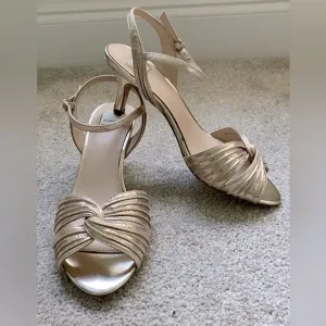 Anthropologie BHLDN Hitherto leather Bridal shoes kitten heels gold metallic 6