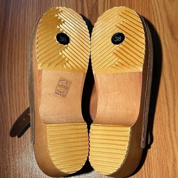 Anthropologie Clogs. NEW