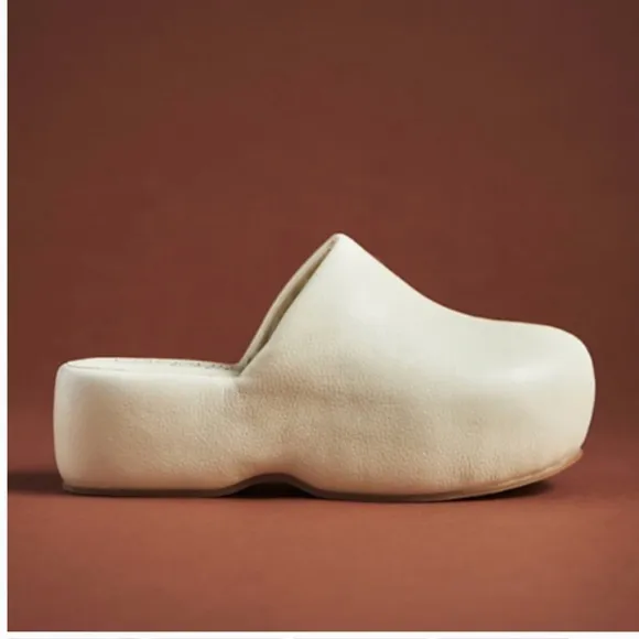 Anthropologie Coconuts by Matisse Bubble Clogs White Ivory 10 41
