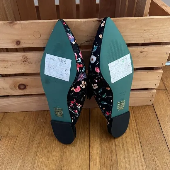 Anthropologie LAB Size 38 8 Black Floral Tasseled Pointed Toe Slides Flats Mules