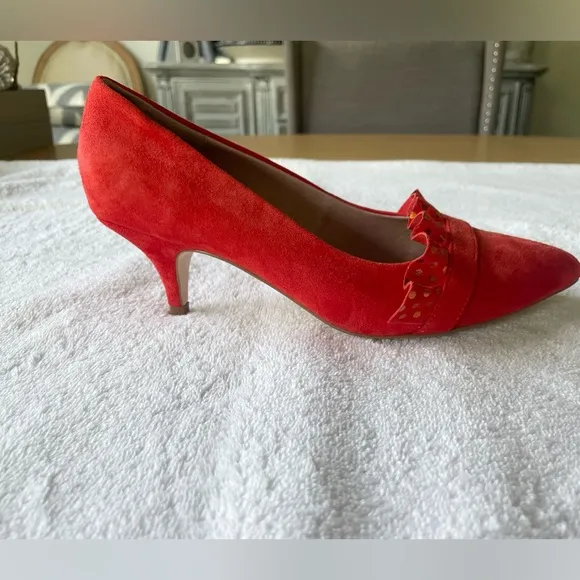 ANTHROPOLOGIE NEW RED SUEDE KITTEN HEEL RUFFLE PUMPS SIZE 7.5