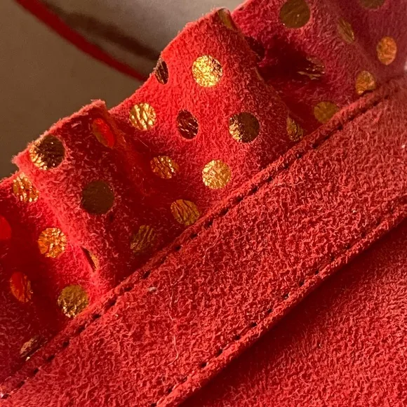 ANTHROPOLOGIE NEW RED SUEDE KITTEN HEEL RUFFLE PUMPS SIZE 7.5