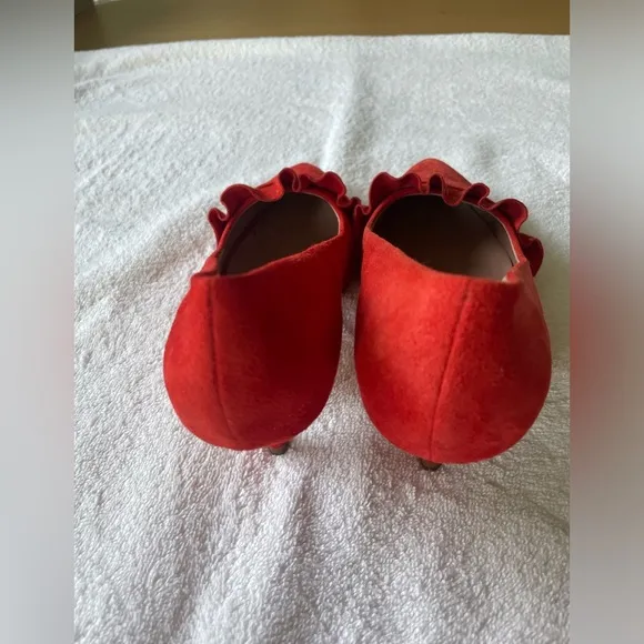ANTHROPOLOGIE NEW RED SUEDE KITTEN HEEL RUFFLE PUMPS SIZE 7.5