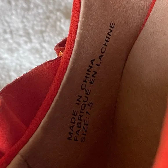 ANTHROPOLOGIE NEW RED SUEDE KITTEN HEEL RUFFLE PUMPS SIZE 7.5