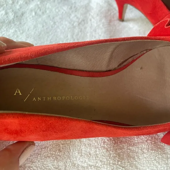 ANTHROPOLOGIE NEW RED SUEDE KITTEN HEEL RUFFLE PUMPS SIZE 7.5