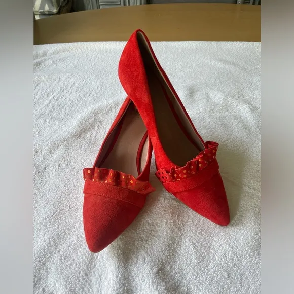 ANTHROPOLOGIE NEW RED SUEDE KITTEN HEEL RUFFLE PUMPS SIZE 7.5