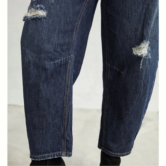 Anthropologie Pilcro The Bow Boyfriend  Barrel Jeans Size 31 Tall