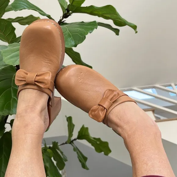 Anthropologie  Swedish Hasbeens NWT Camel Bow Slip in Husband Clog 🌸 🌈❤️