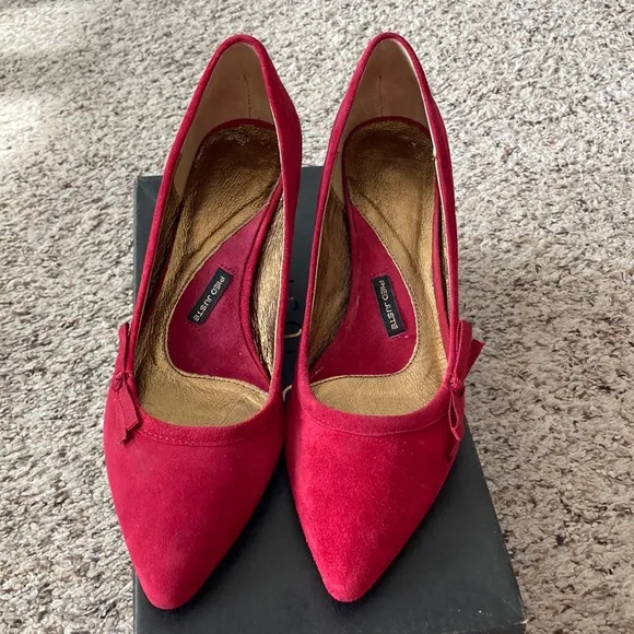 Anthropologie wine colored kitten heels. Pied Juste. Super chic
