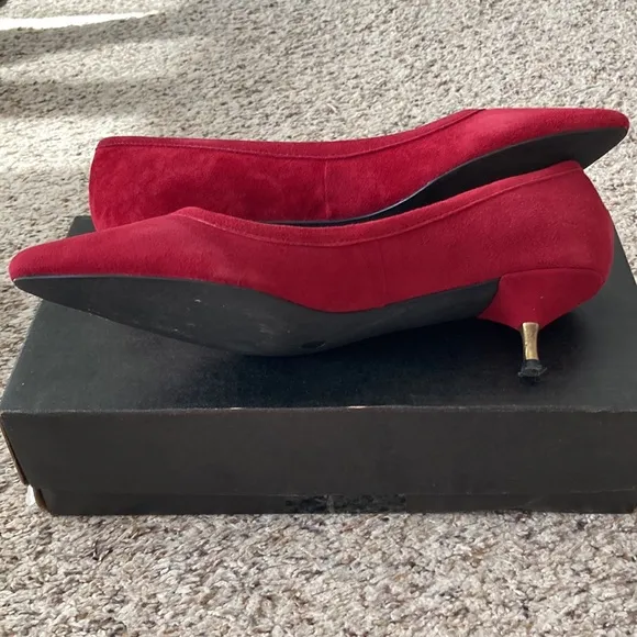 Anthropologie wine colored kitten heels. Pied Juste. Super chic